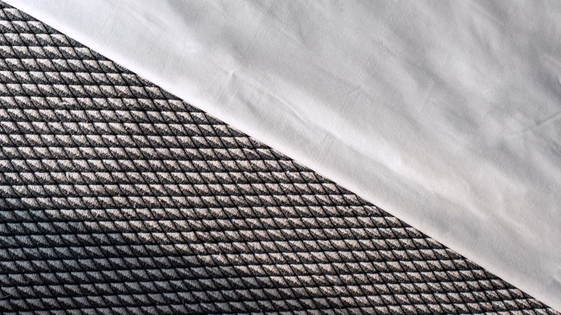 Zimmer · Bettwäsche Detail — The Fritz Hotel Düsseldorf
