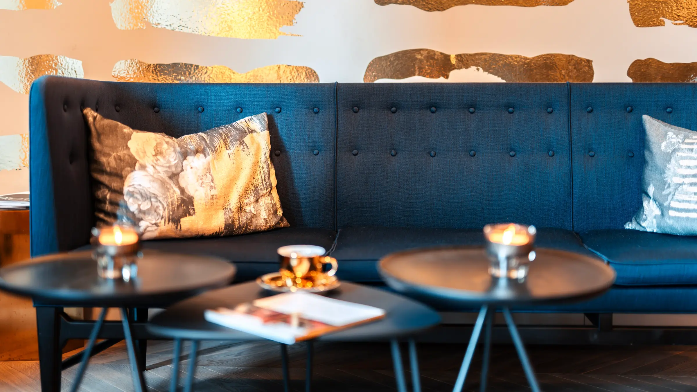 Lobby · Blaue Bank Goldwand — The Fritz Hotel Düsseldorf